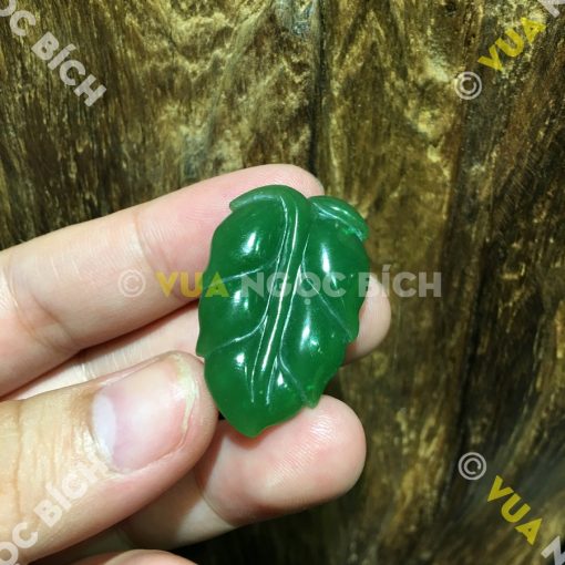 Mặt Dây Chiếc Lá Ngọc Bích Nephrite Jade (MD102)