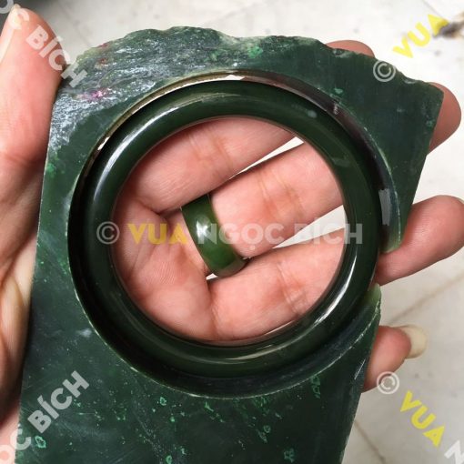 Vòng Tay Ngọc Bích Nephrite Jade Bản Liền (VT037)