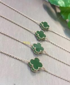 Vòng Tay Cỏ Bốn Lá Ngọc Bích Nephrite Jade (VT063) 15 Vòng Tay Cỏ Bốn Lá Ngọc Bích Nephrite Jade (VT063)