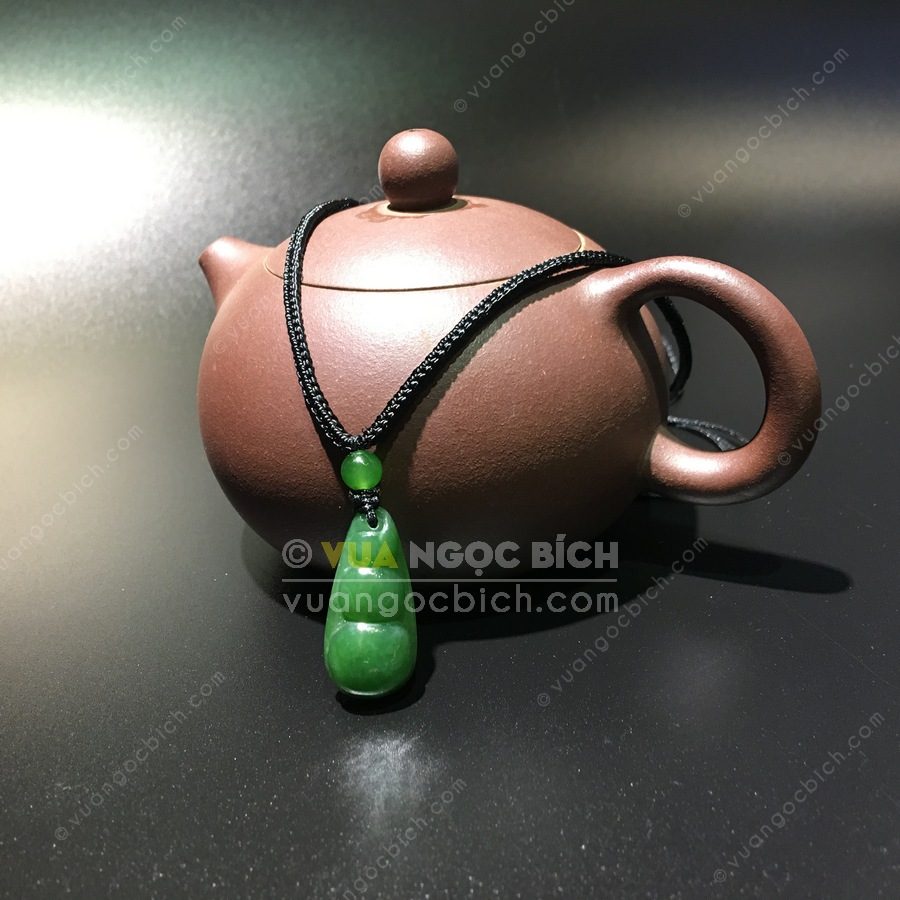 4 khuyết điểm dễ nhận ra thấy đá Ngọc Bích 7