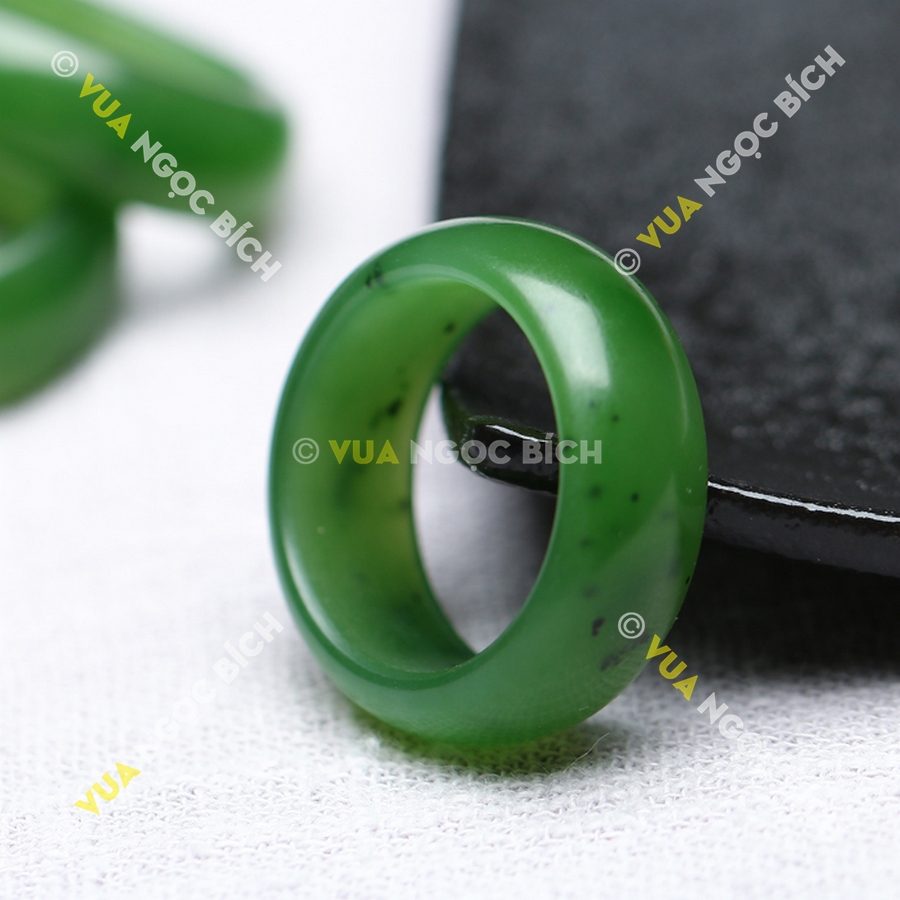 Những điều bạn không thể bỏ qua về ngọc phỉ thúy 9 Những điều bạn không thể bỏ qua về ngọc phỉ thúy 6