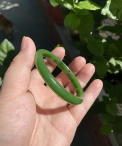 Vòng Tay Ngọc Bích Bản Liền Khối VIP Ni 55 (VNB-VT260)