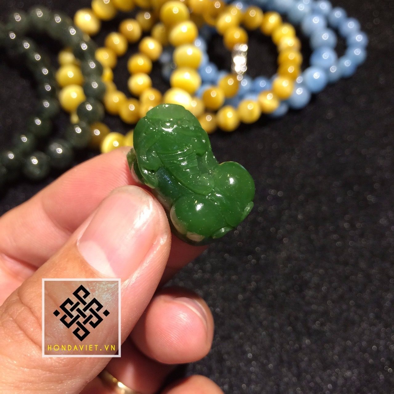 Mặt dây chuyền ngọc bích tỳ hưu giá bao nhiêu và dùng để làm gì? 3