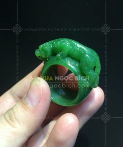 Nhẫn Ngọc Bích Bản Liền Khối Chạm Hổ Gầm VVIP (VNB-NN178)