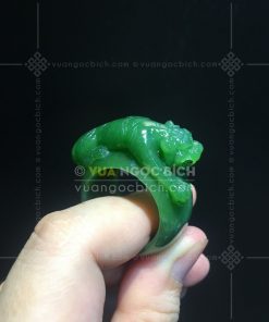 Nhẫn Ngọc Bích Bản Liền Khối Chạm Hổ Gầm VVIP (VNB-NN178)