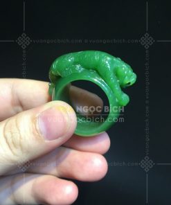Nhẫn Ngọc Bích Bản Liền Khối Chạm Hổ Gầm VVIP (VNB-NN178)