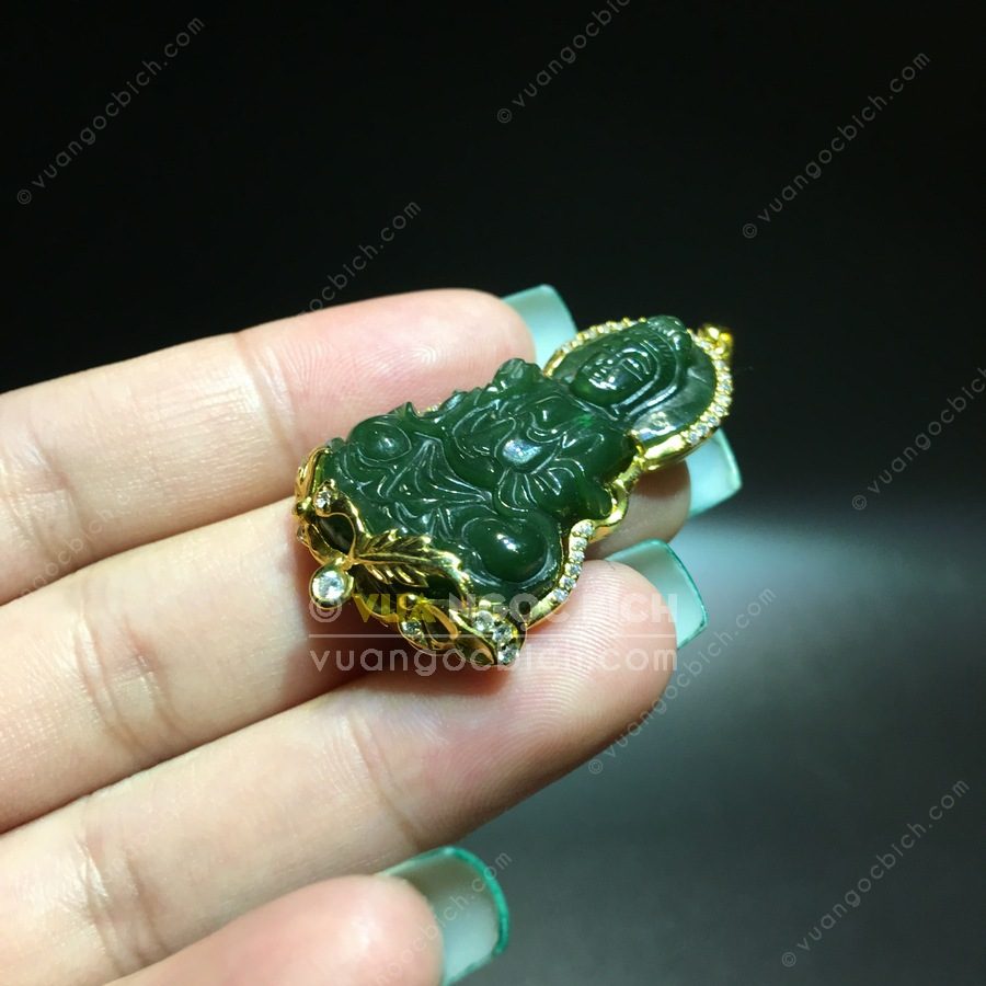 Ý nghĩa mặt dây chuyền Phật Bà Quan Âm bằng ngọc bích 17 Ý nghĩa mặt dây chuyền Phật Bà Quan Âm bằng ngọc bích 17