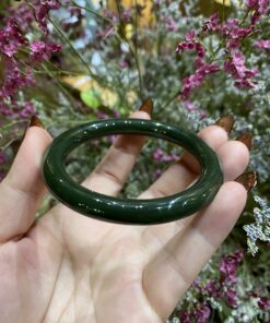 Vòng Tay Ngọc Bích Bản Đũa Liền Khối Màu Tối VIP - Ni 58 (VNB-VT350-1)