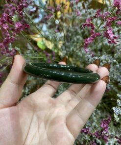 Vòng Tay Ngọc Bích Bản Đũa Liền Khối Màu Tối VIP - Ni 58 (VNB-VT350-1)