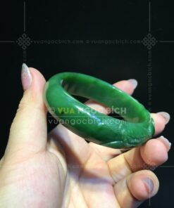 Vòng Tay Ngọc Bích Bản Liền Chạm Chim Công (VNB-VT262)