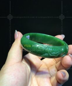 Vòng Tay Ngọc Bích Bản Liền Chạm Chim Công (VNB-VT262)