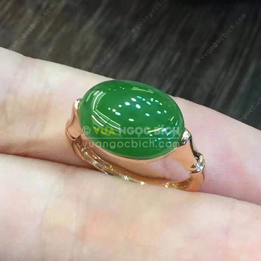 Nhẫn ngọc bích có ý nghĩa và công dụng ra sao? 3