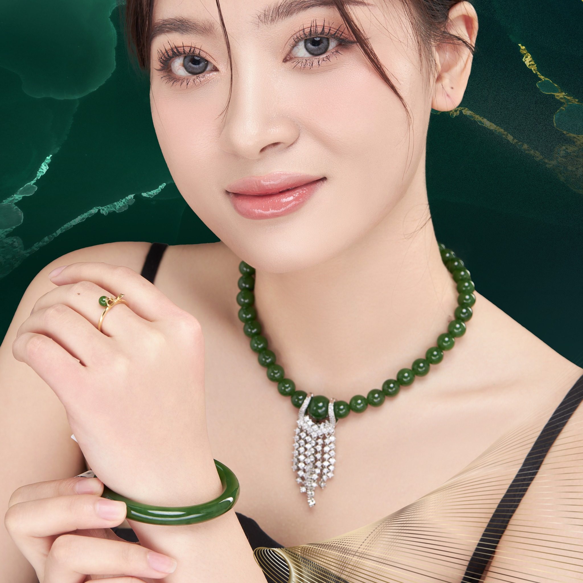 Mầm Sống Yêu Thương Bắt Đầu Từ Khi Đeo Ngọc