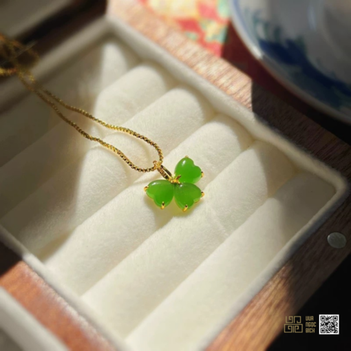 Mặt Dây Cỏ Ba Lá Ngọc Bích Nephrite Jade VIP (VNB-MD716)