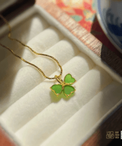 Mặt Dây Cỏ Ba Lá Ngọc Bích Nephrite Jade VIP (VNB-MD716)