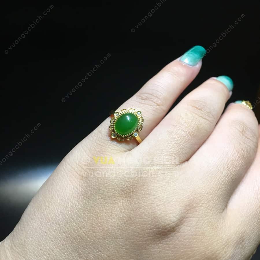 Ý nghĩa và cách lựa chọn nhẫn ngọc bích nữ 32 Ý nghĩa và cách lựa chọn nhẫn ngọc bích nữ 22