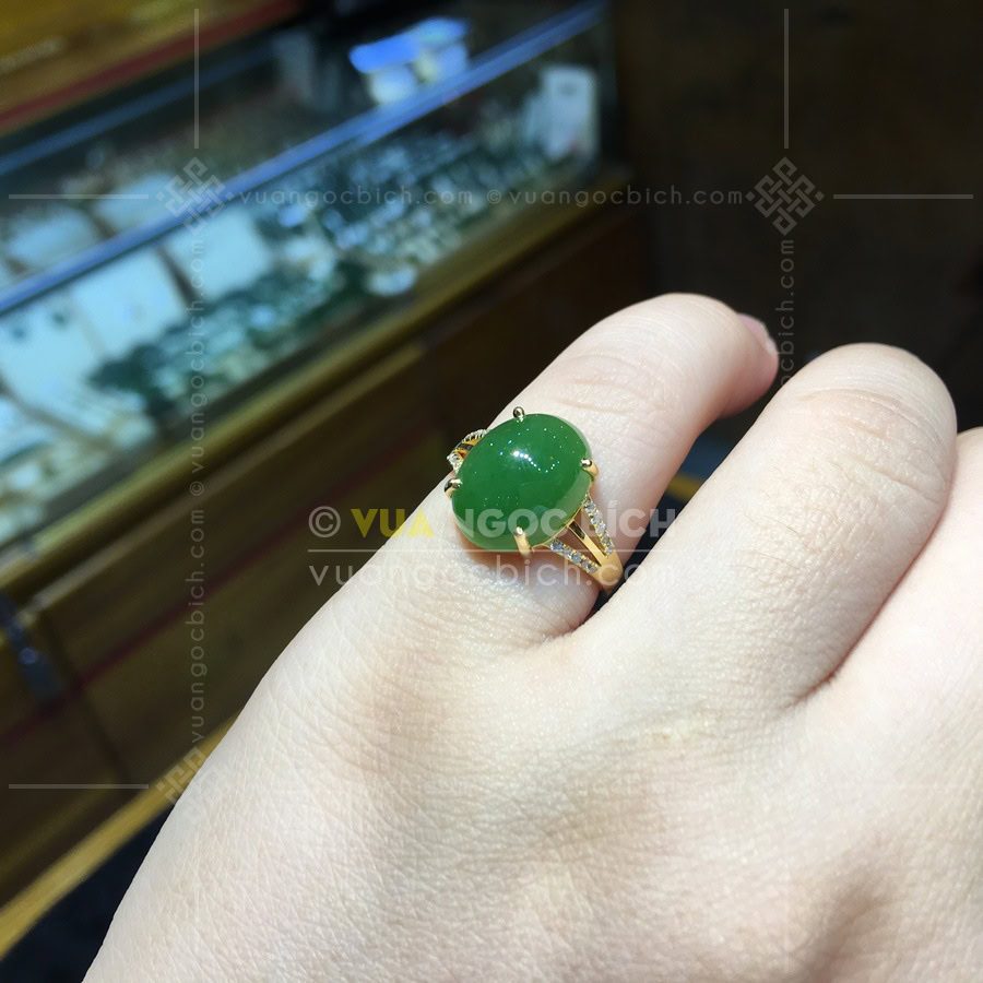 Đặc điểm, công dụng phong thủy và& cách phân biệt nhẫn ngọc bích thật giả 30 Đặc điểm, công dụng phong thủy và& cách phân biệt nhẫn ngọc bích thật giả 20