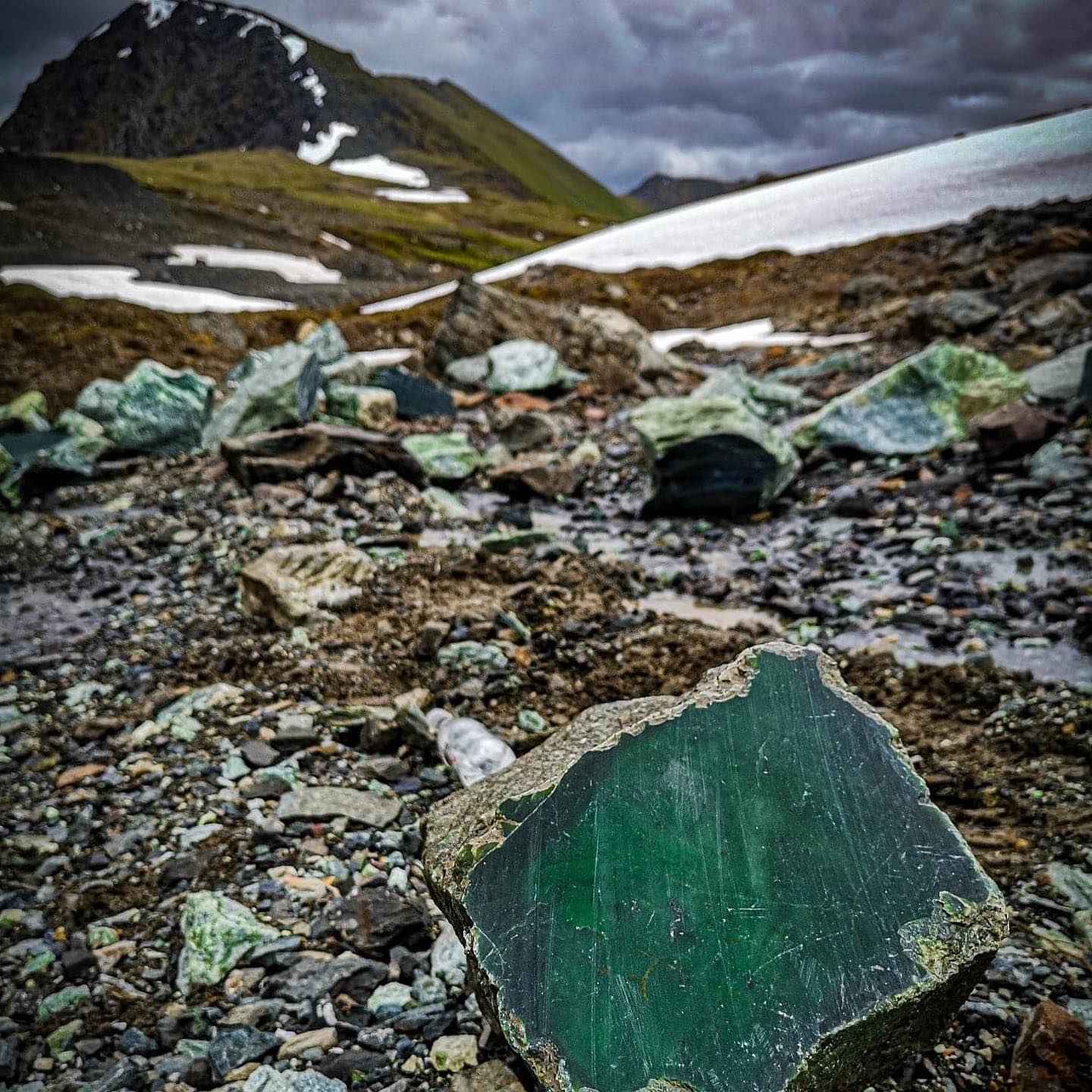 ĐỂ CÓ ĐƯỢC MỘT KHỐI NGỌC BÍCH - NGƯỜI TA PHẢI ĐI VÀO NƠI KHÔNG PHẢI AI CŨNG DÁM TỚI! 7