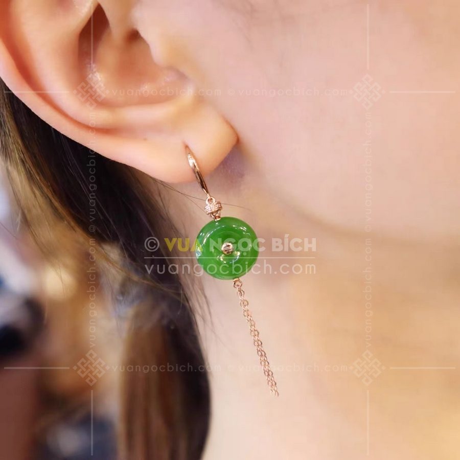 Những mẫu bông tai ngọc bích đẹp và sang trọng nhất hiện nay 1