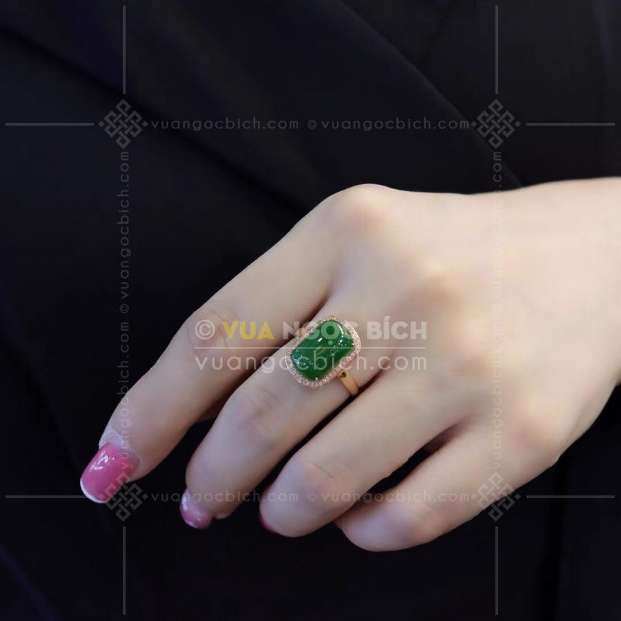 4 món trang sức chế tác từ ngọc bích được yêu thích nhất trên thị trường 3 4 món trang sức chế tác từ ngọc bích được yêu thích nhất trên thị trường 3