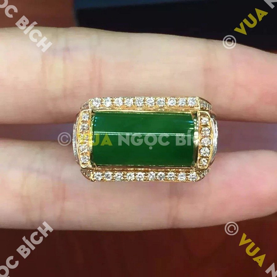 Nhẫn nam ngọc bích - Biểu tượng bản lĩnh, phong thủy và đẳng cấp phái mạnh 1
