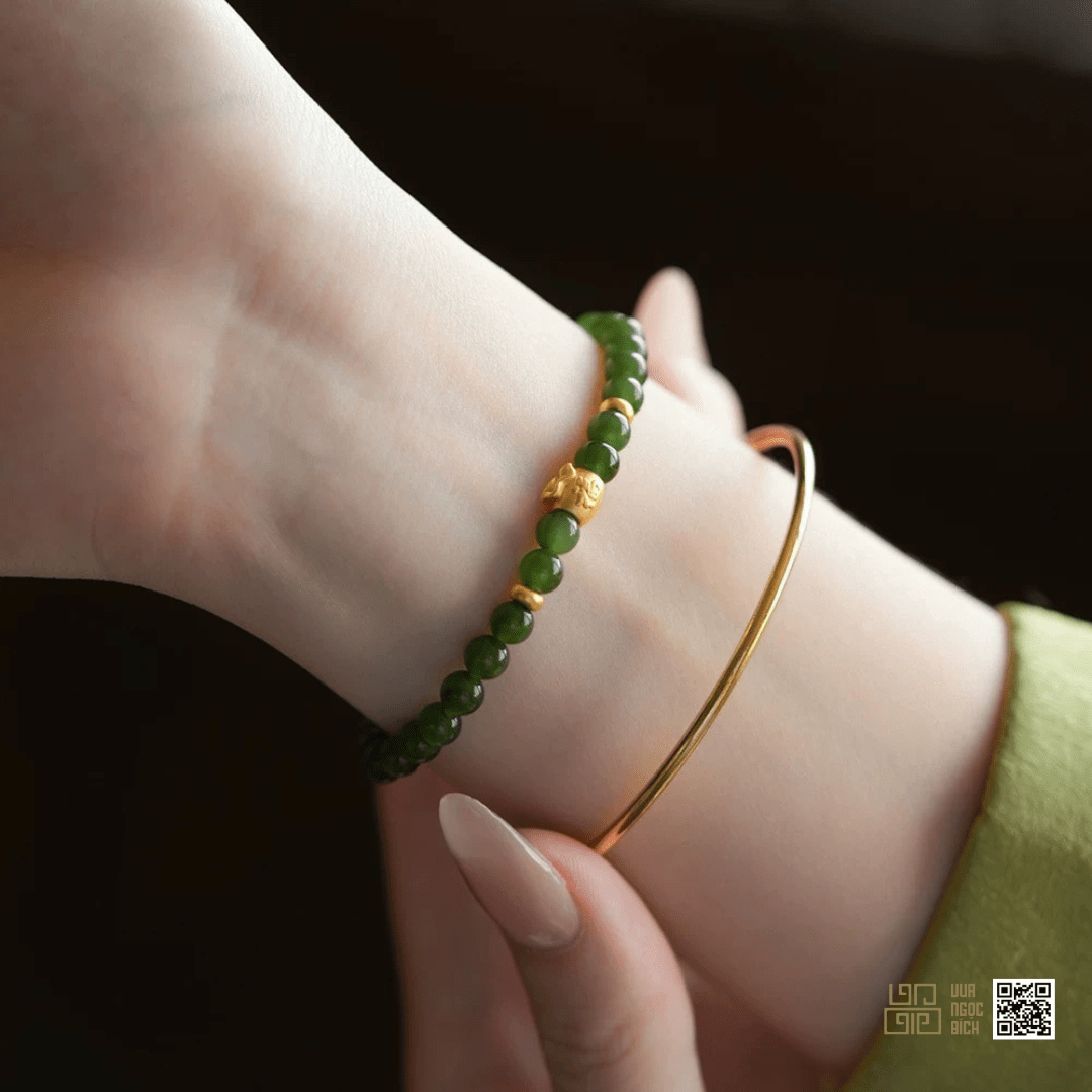 Chuỗi vòng ngọc bích mix charm - Xu hướng trang sức phong thủy hiện đại 1