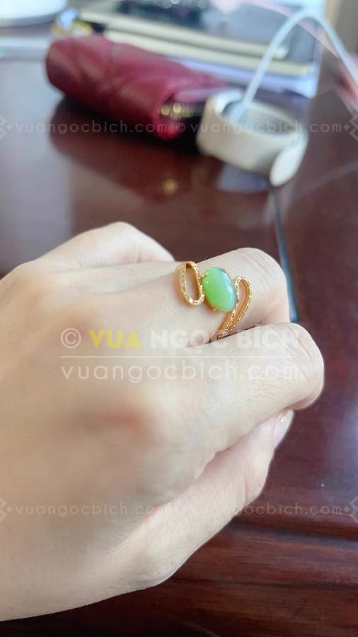 Cách phân biệt nhẫn nữ ngọc bích thiên nhiên và ngọc xử lý 1