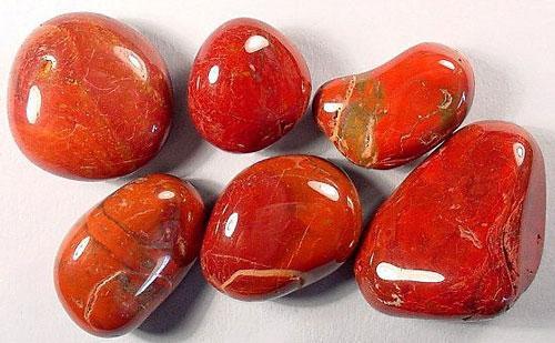 Ngọc bích đỏ hợp mệnh gì? Ý nghĩa phong thủy của ngọc bích đỏ 1